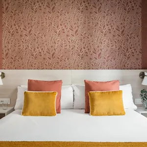  Hotel Bypillow House